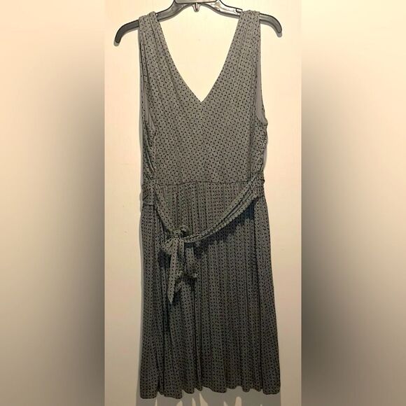 Loft- NWT Gray Print V-Neck Sleeveless Belt Stretch Jersey Pockets Dress- XLP - Picture 1 of 10